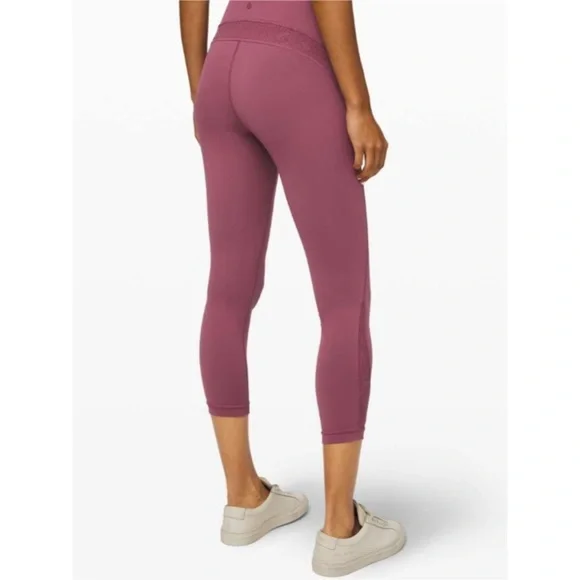 Lululemon Wunder Under Crop High-Rise Leggings Flocked Everlux in Plumful Size 6 - Picture 3 of 9